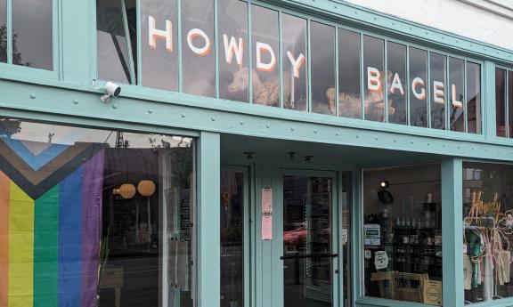 Howdy Bagel storefront